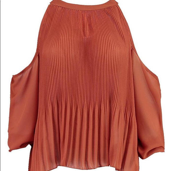 Cold Shoulder Top - Picture 2 of 9